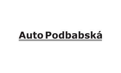 VOLKSWAGEN GRAND CALIFORNIA rodina hrající společenské hry v ,,obývacím pokoji,,