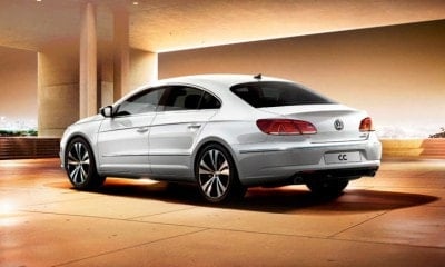 VOLKSWAGEN CC zadní pohled na stojící vůz