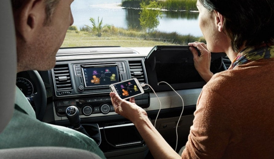 VOLKSWAGEN CALIFORNIA obrázek propojení vozu s telefonem