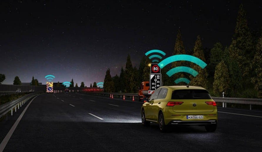 VOLKSWAGEN GOLF ukázkový obrázek pro znázornění Car2X