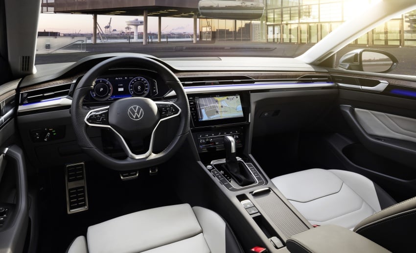 VOLKSWAGEN ARTEON SHOOTING BRAKE vnitřní pohled na volant a navigaci