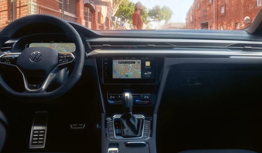 VOLKSWAGEN ARTEON pohled řidiče na palubní desku