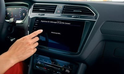 VOLKSWAGEN TIGUAN detail na středový panel