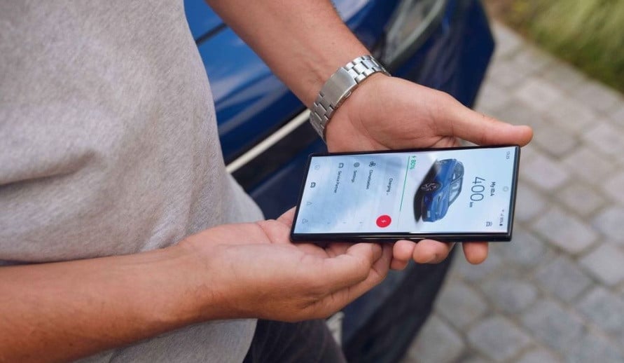 VOLKSWAGEN ID.4 ovládání vozu přes mobilní telefon