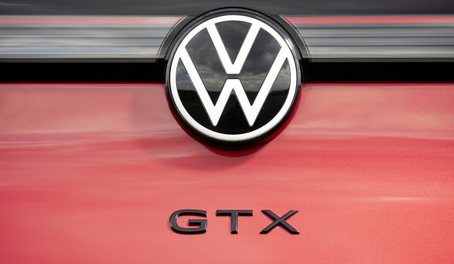 VOLKSWAGEN ID.4 GTX přední logo vozu