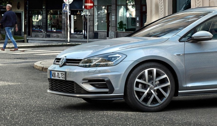 VOLKSWAGEN GOLF VARIANT přední světla a kolo