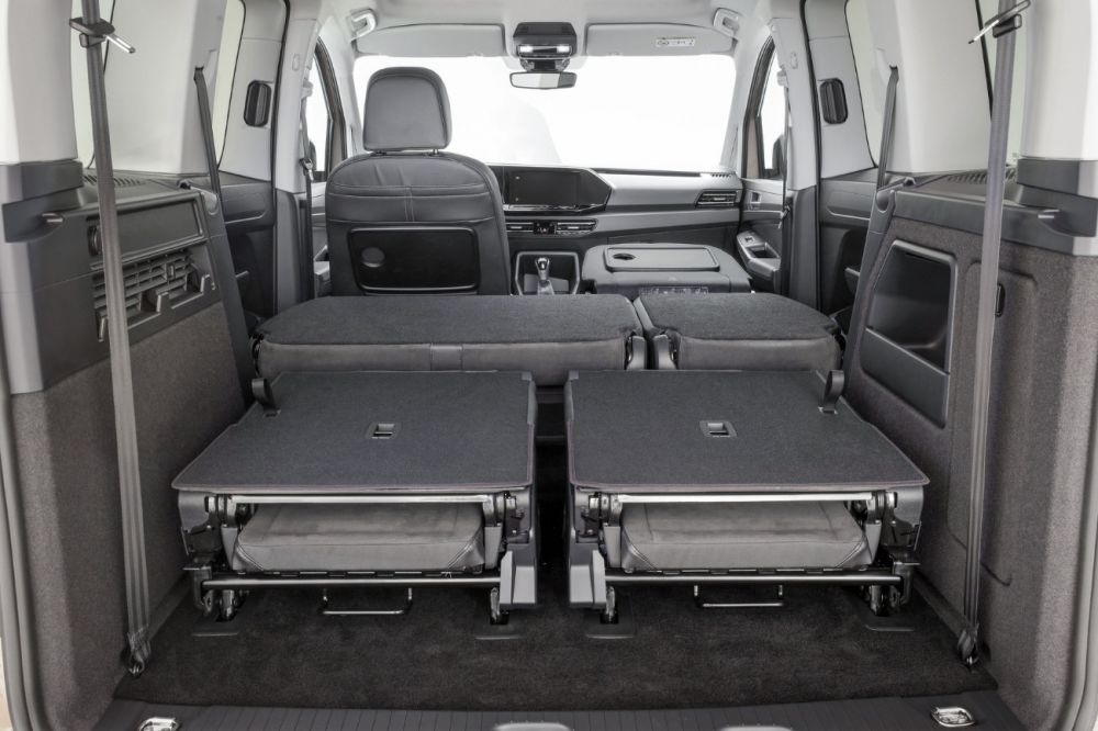 zavazadlový prostor Caddy 5, sklopené zadní a střední sedačky