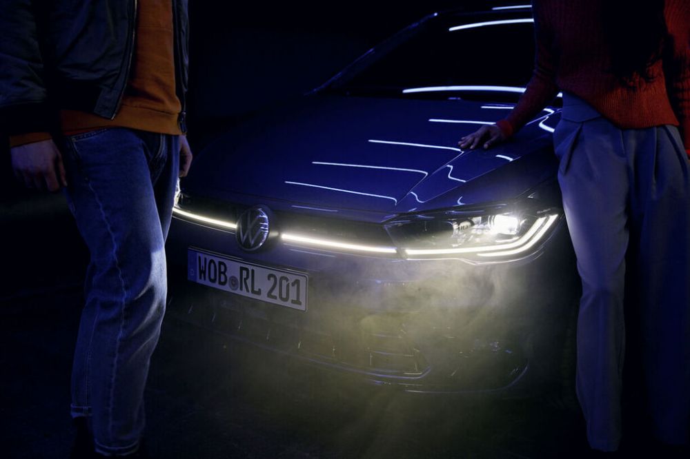 přední maska vozu VW Polo s detailem světel