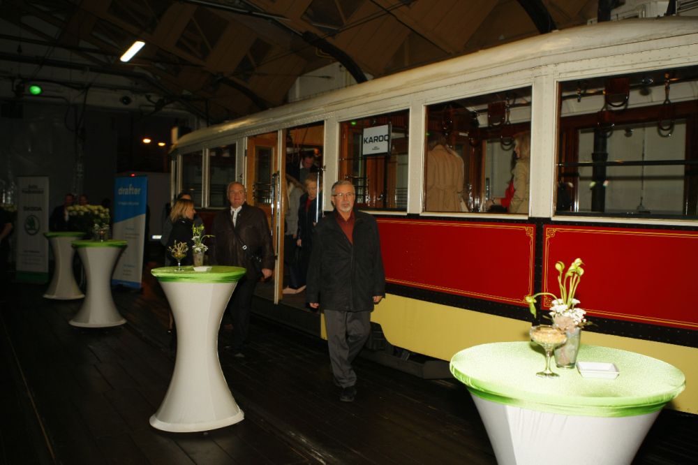 ŠKODA KAROQ představení vozu, historická tramvaj a hosté