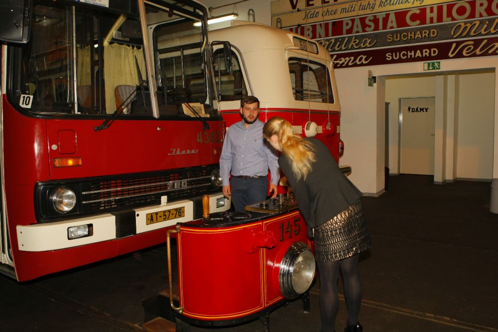 ŠKODA KAROQ představení vozu, historický autobus a hosté