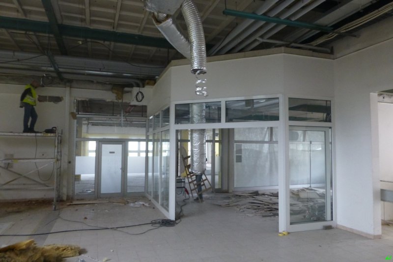 Přestavba salonu ŠKODA, demolice předávací místnosti