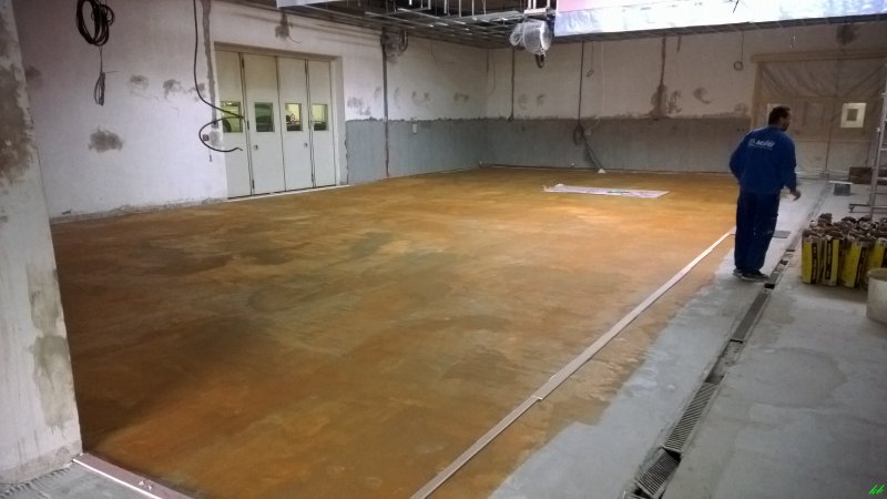 Přestavba salonu ŠKODA, nová podlaha