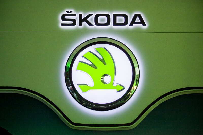 Slavnostní otevření salonu ŠKODA, logo