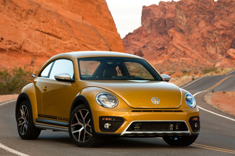 Volkswagen Beetle přední pohled na stojící vůz