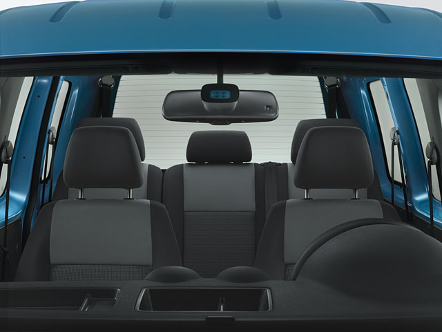 Volkswagen Caddy kombi přední sklo a pohled do interiéru