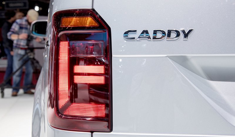 Volkswagen Caddy skříňový detail zadního světlometu