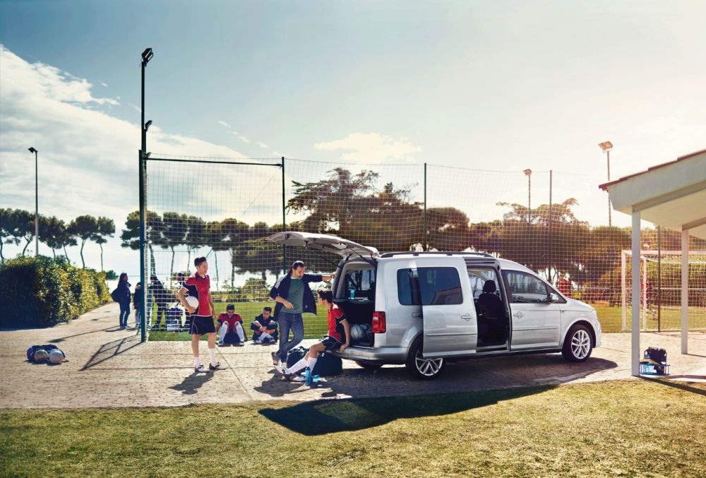 Volkswagen Caddy u fotbalového zápasu 