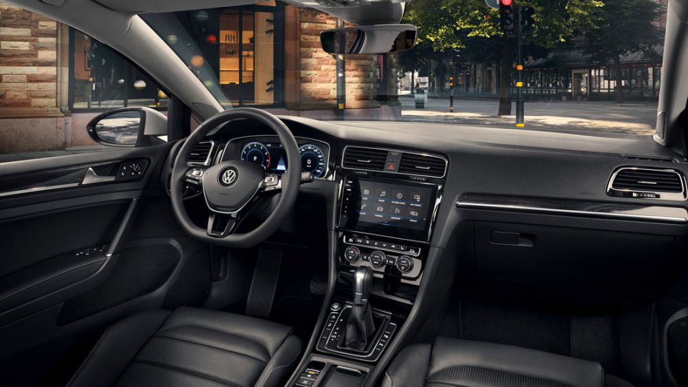 > Volkswagen Golf 8 Interiér a palubní deska řidiče
