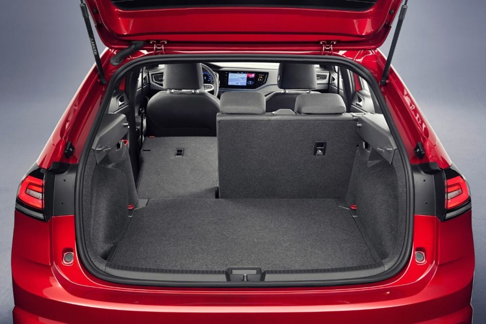 Volkswagen Taigo zavazadlový prostor, sklopená levá půlka zadních sedaček
