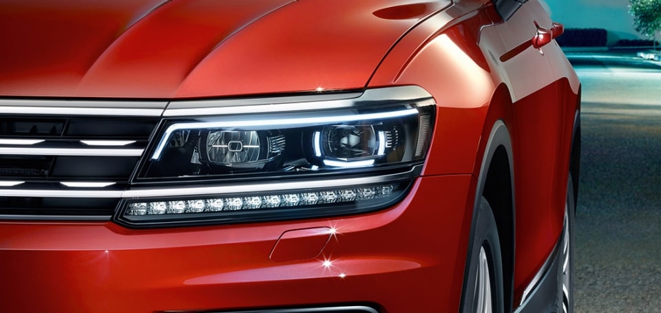 Volkswagen Tiguan - detail předního světlometu