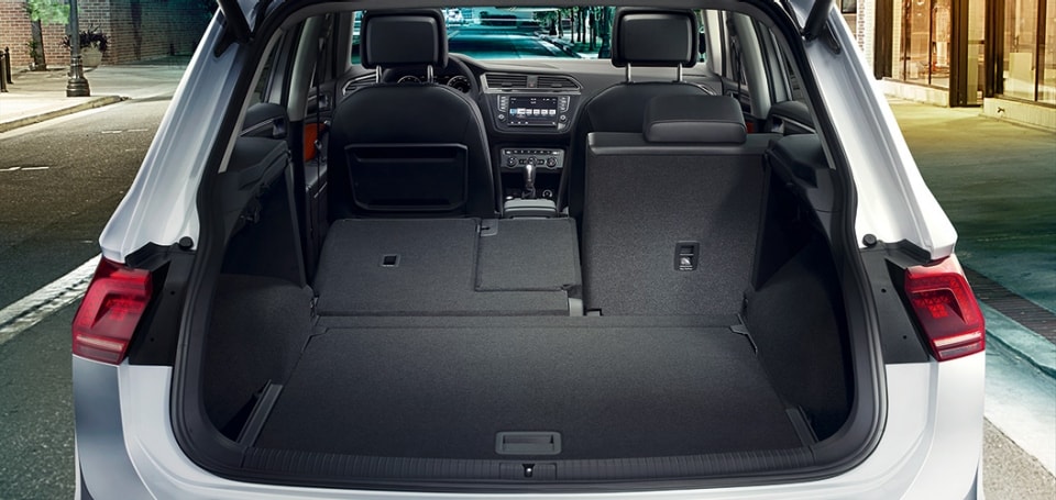 Volkswagen Tiguan - detail zavazadlového prostoru