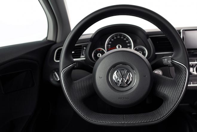 Volkswagen XL1 detail volantu